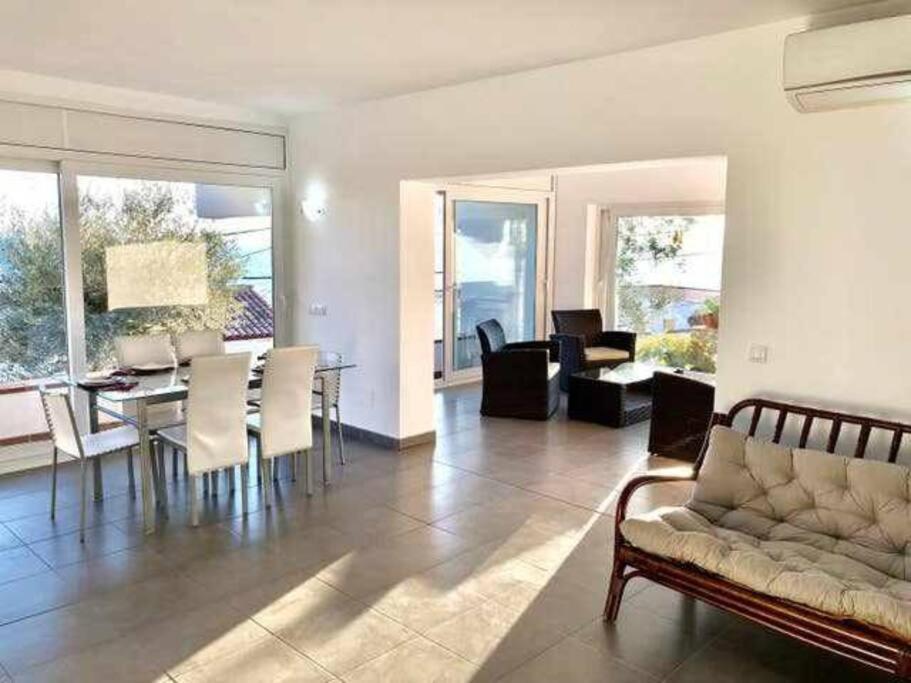 Amplio Apartamento Con Jardin En Almadrava Roses Exterior foto