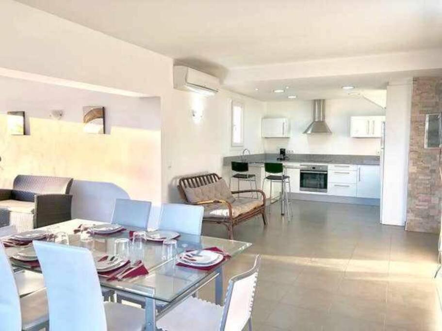 Amplio Apartamento Con Jardin En Almadrava Roses Exterior foto